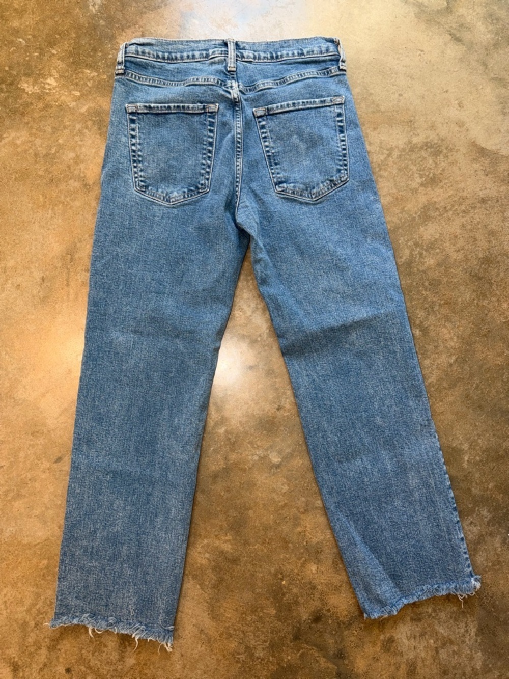 GAP Low Rise Straight Crop Jeans Distressed Raw Hem Medium Wash Size 27 - Picture 2 of 9